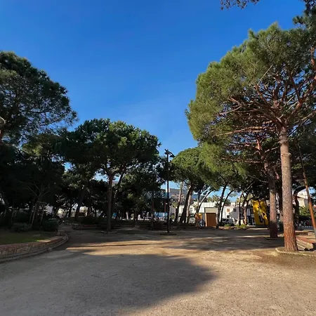 Les Pins Pinede Sector - 2 People